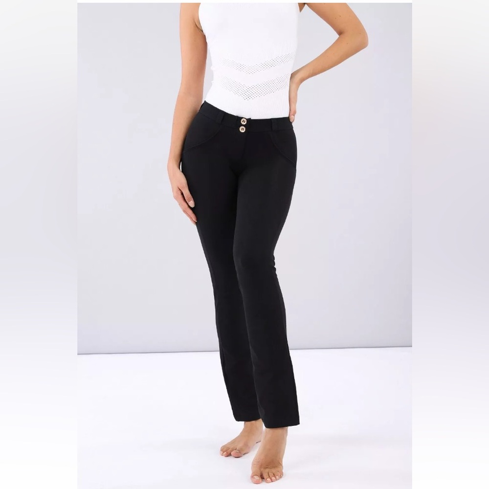 Freddy WR UP Stylish straight legs Blk /jeggings Pants! Med rise! Size Small (4)